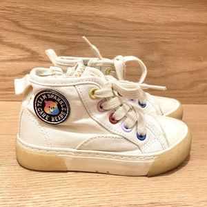 Zara toddler Carebears Converse size 23 Ecru.